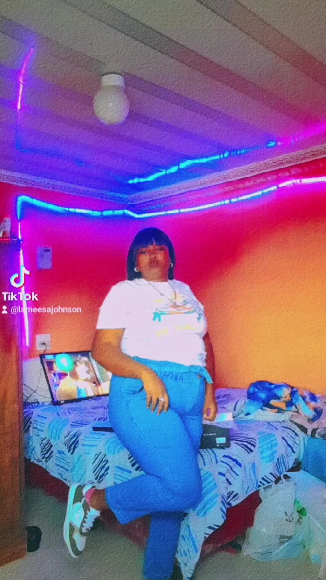 @Lameesa👑