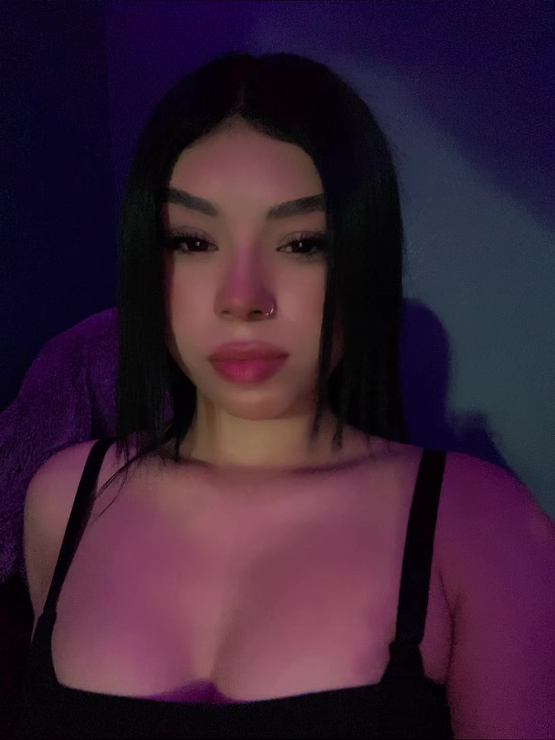 @𝒱