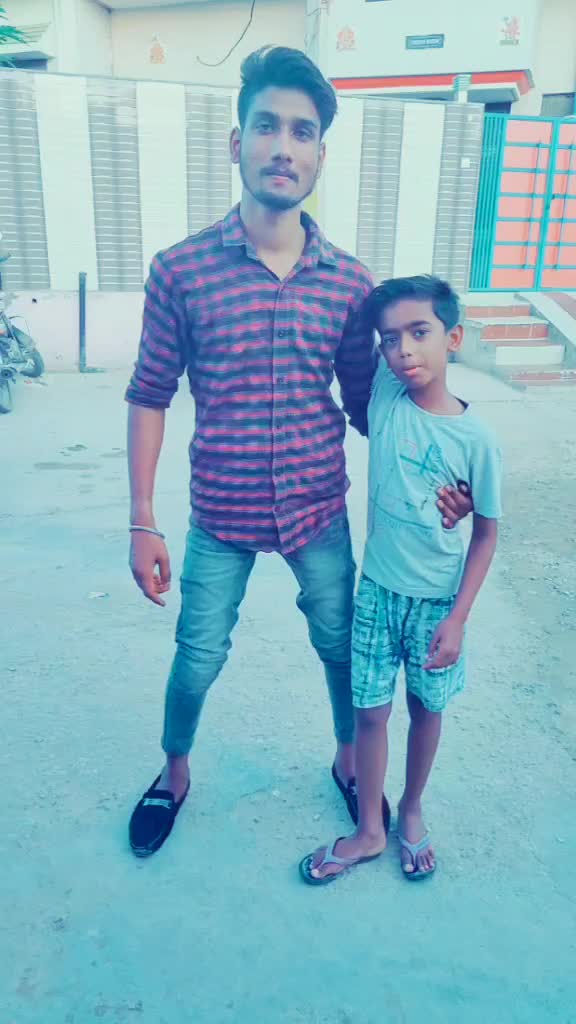 @lucky saini