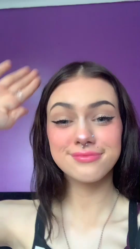 @Here take this &mdash;> UwU ✨