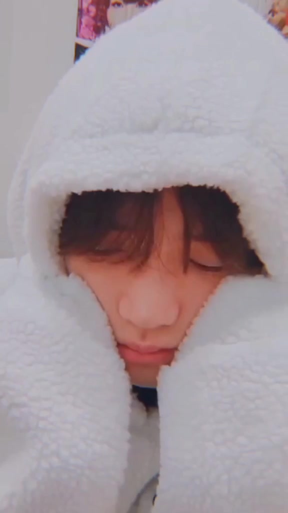 @투바투𖧵✶✜⁵