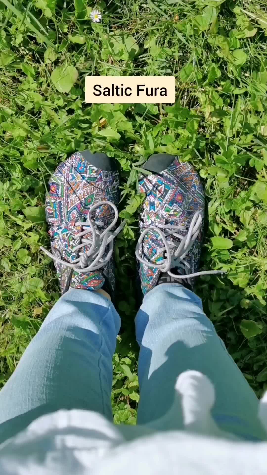 @Barefootbudapest