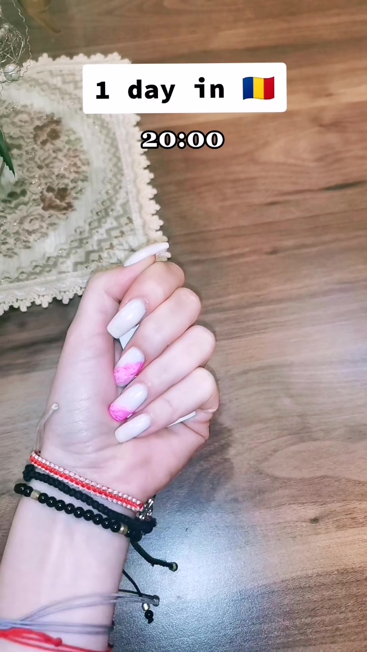 @Gabriela 🍭🦋