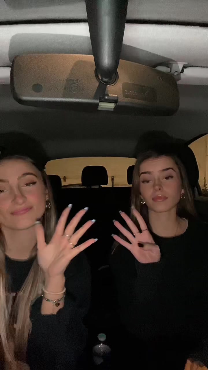 @Lili & Mrgx 👯♀️