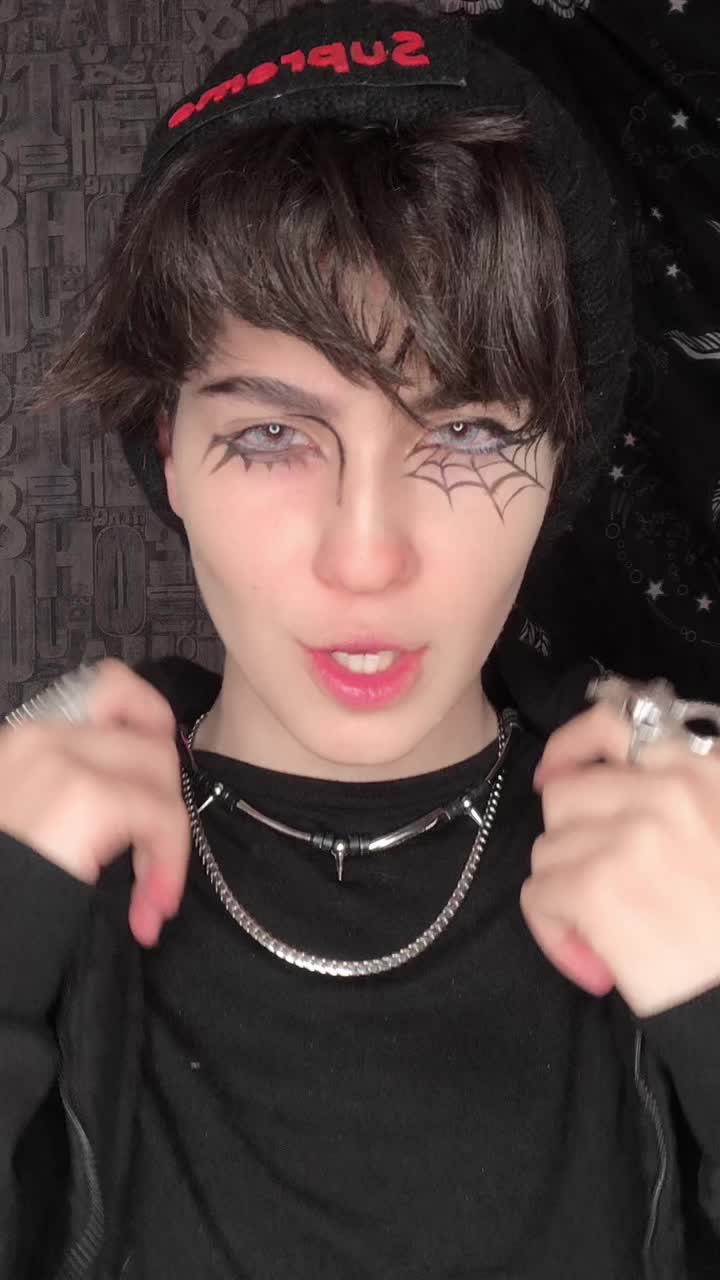 @ariwnwz_