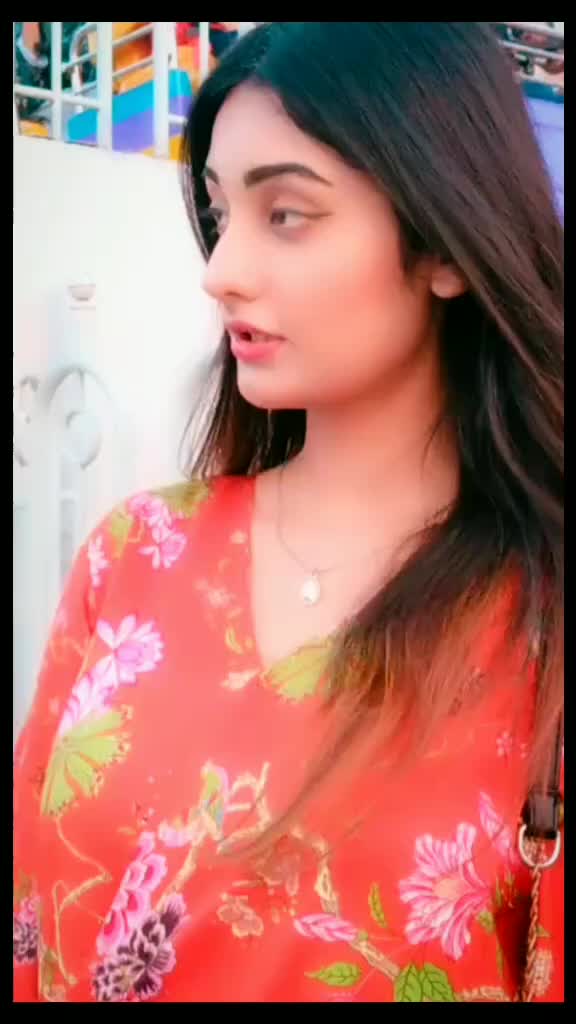 @Leena🥀