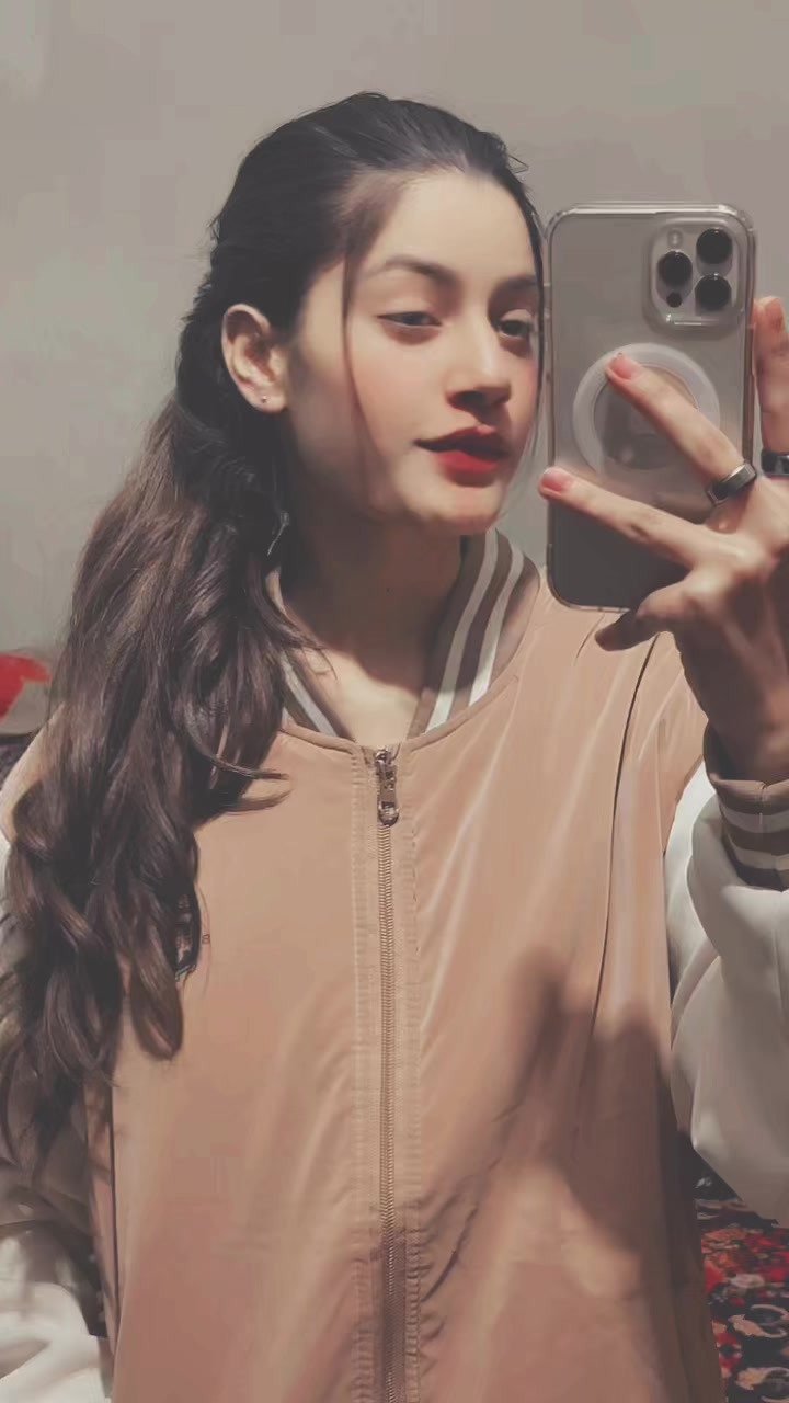 @علیشاء ملک 🦋