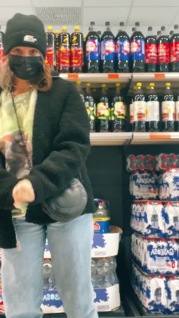 @Claudia García y Rurru😬💚