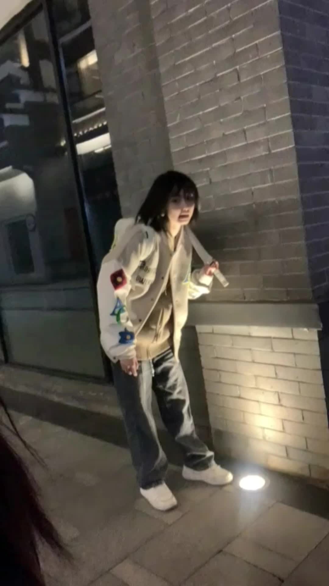 @KM