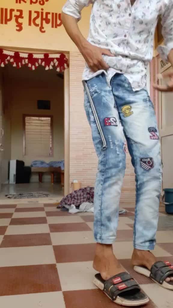 @Hâřđìķ