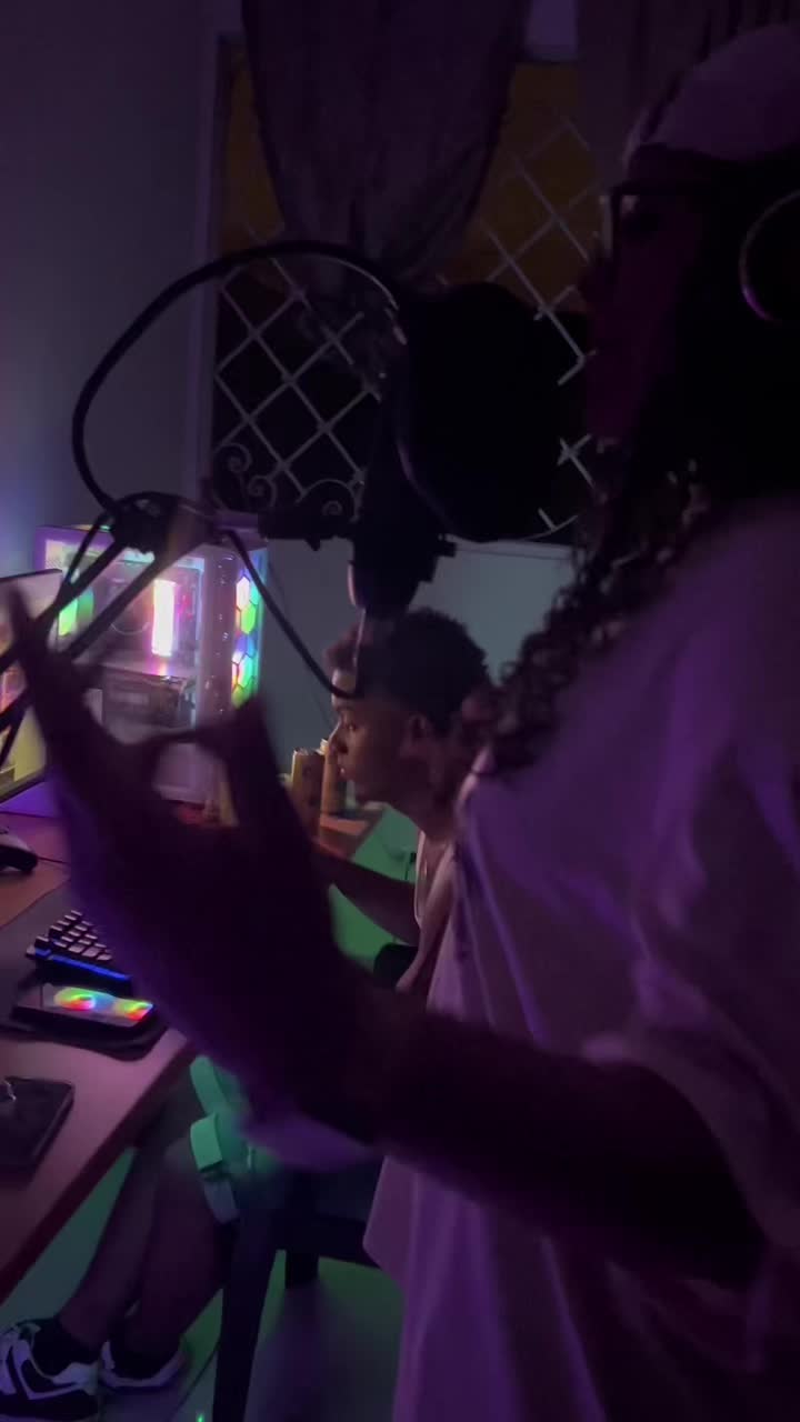 @Nikky Saraí🖤