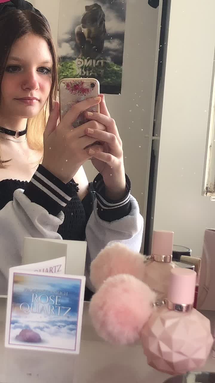 @VibbiCrystalWolf💠