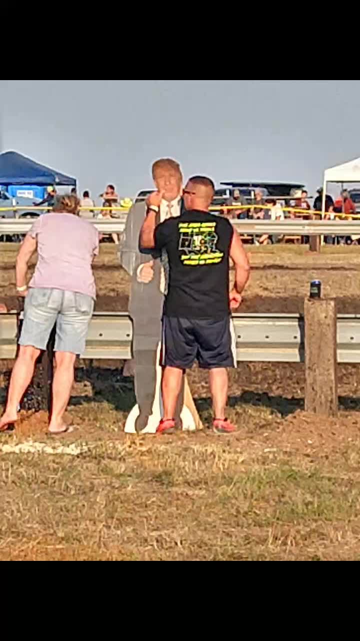 @Ledfoot_firefighter