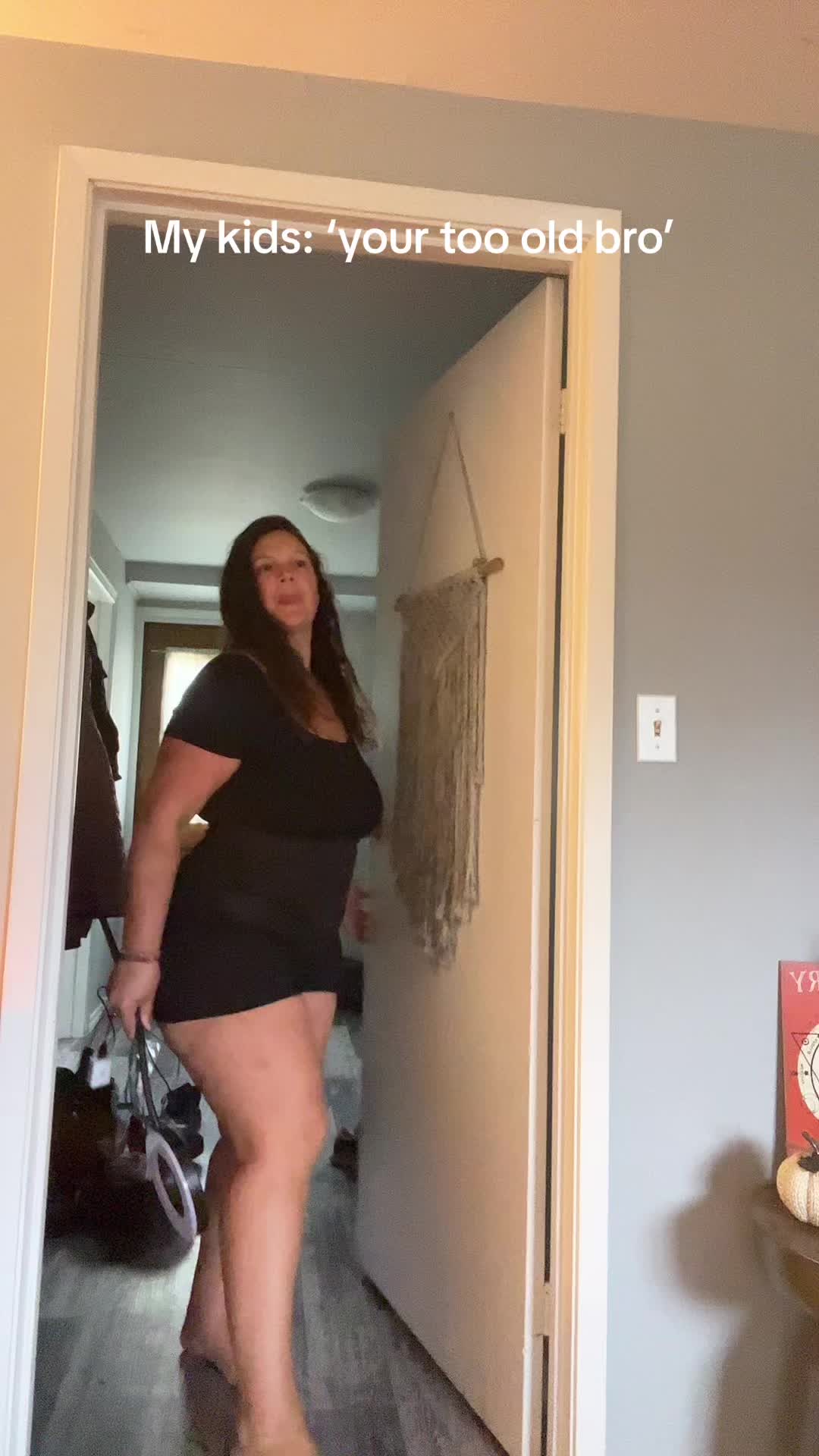 @happyhips79