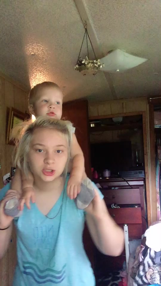 @deѕѕι👑