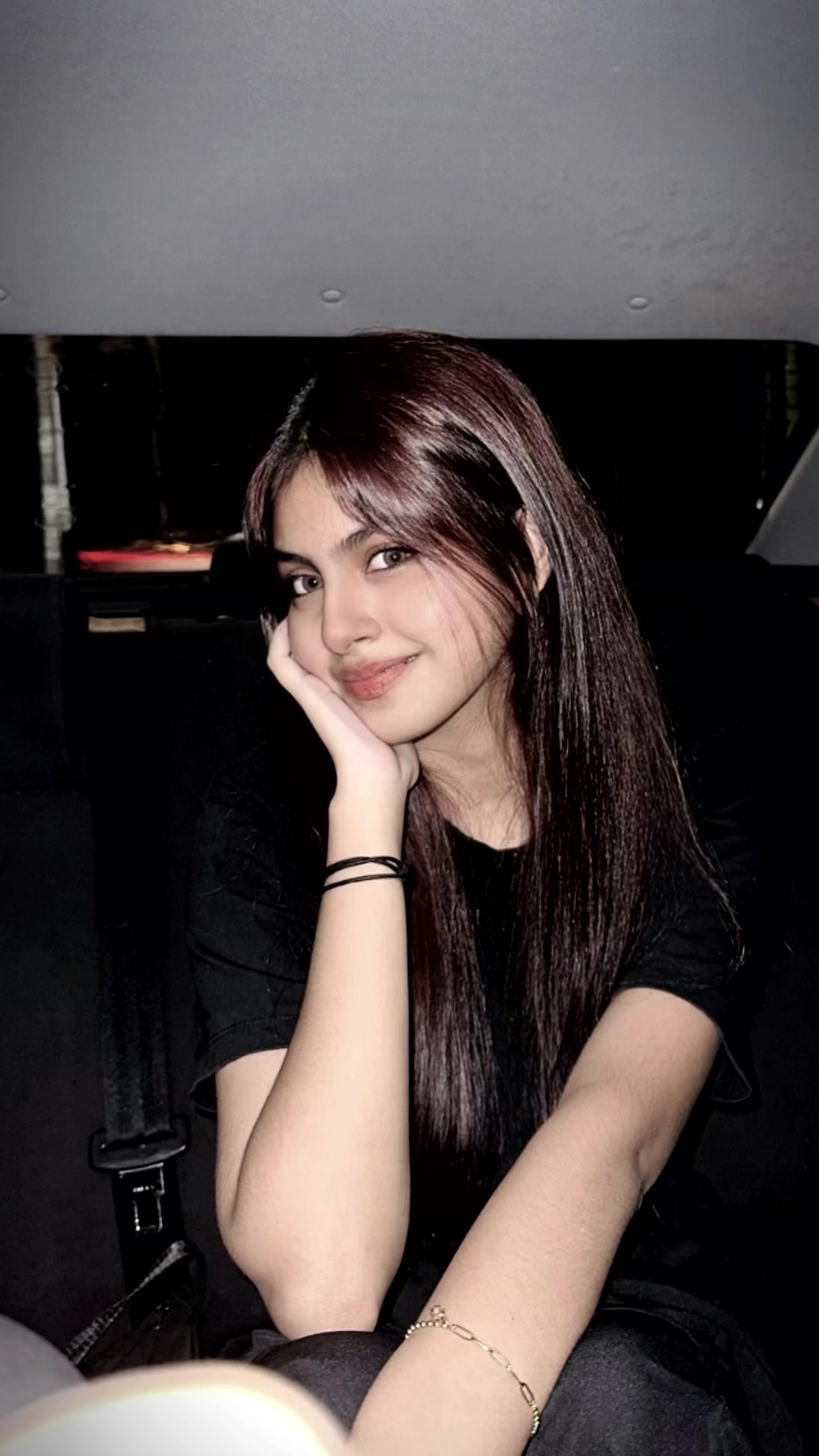 @Madhur🦋