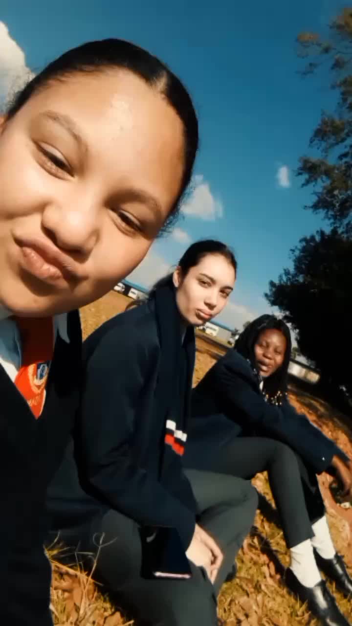 @rellie.officially_ 29