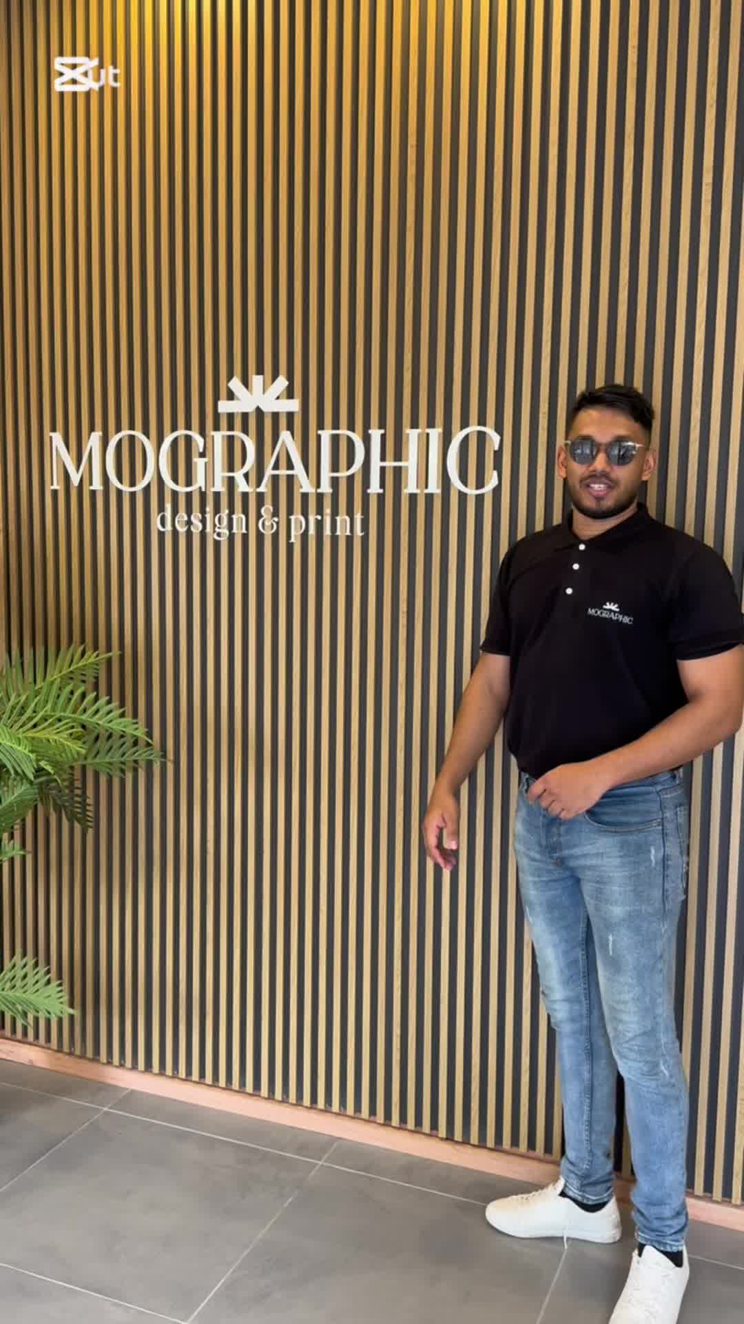 @Mographic
