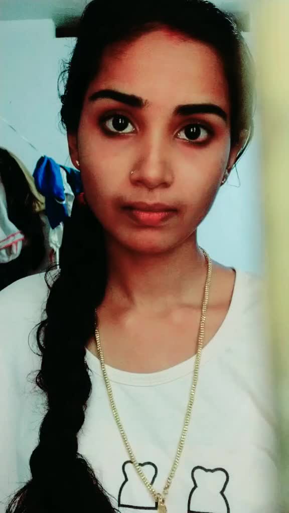 @👑KEERTHI VAVACHI👑