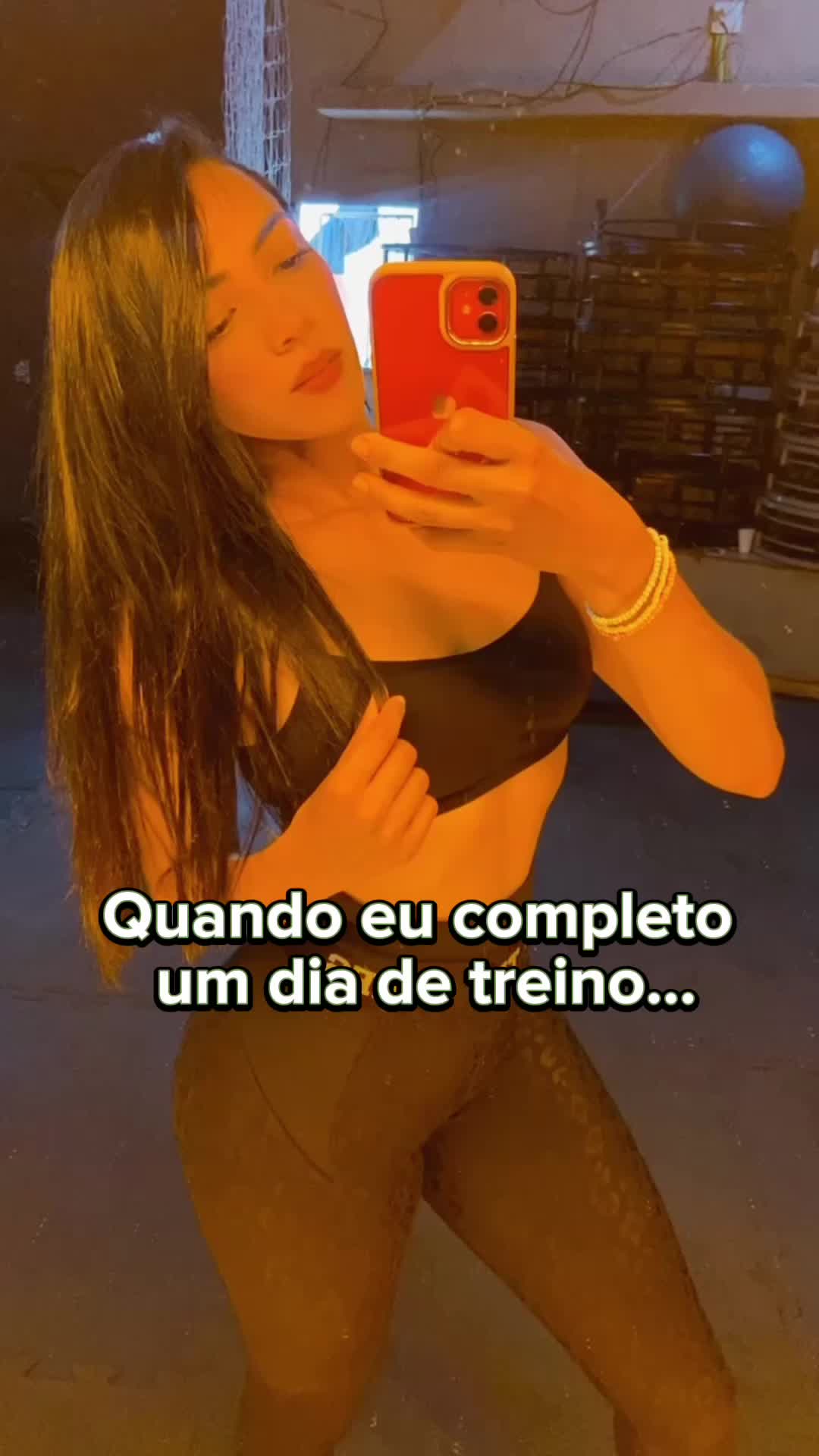 @nívia-olyveira
