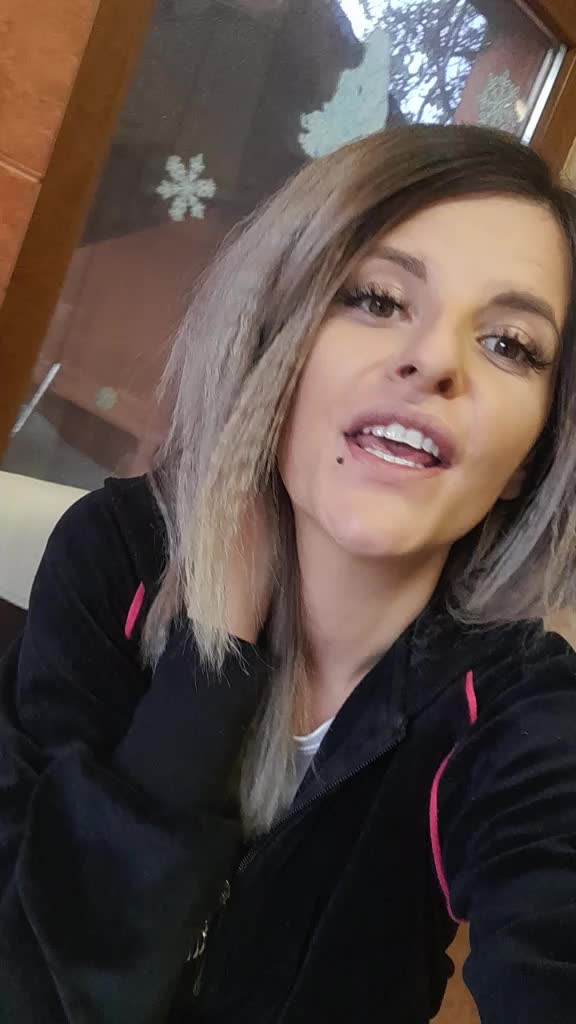 @Denisa den