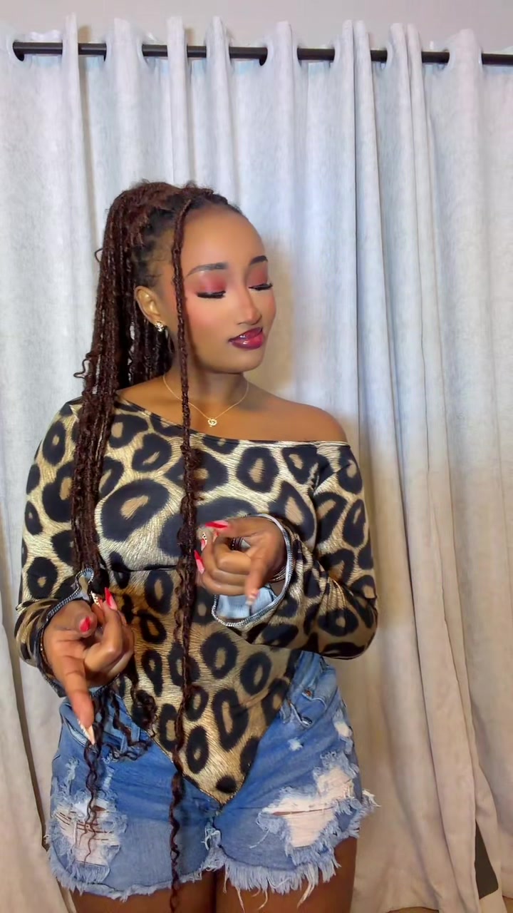 @Victoria_wendo🇰🇪