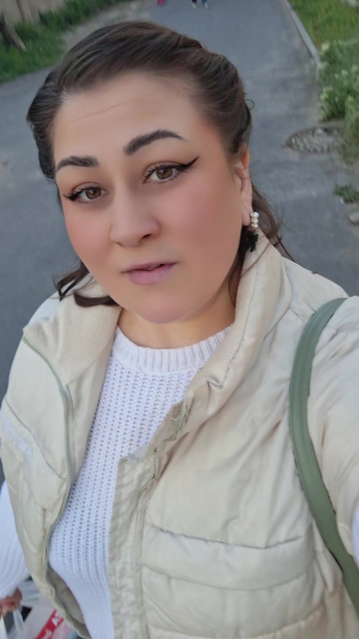 @Victorița