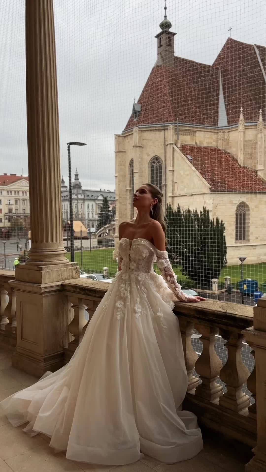 @Elise Bride_ro