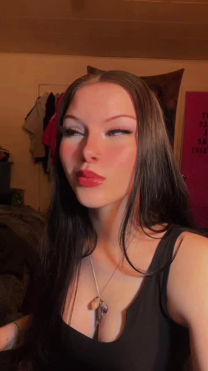 @Maddie🌙🥀⛈️