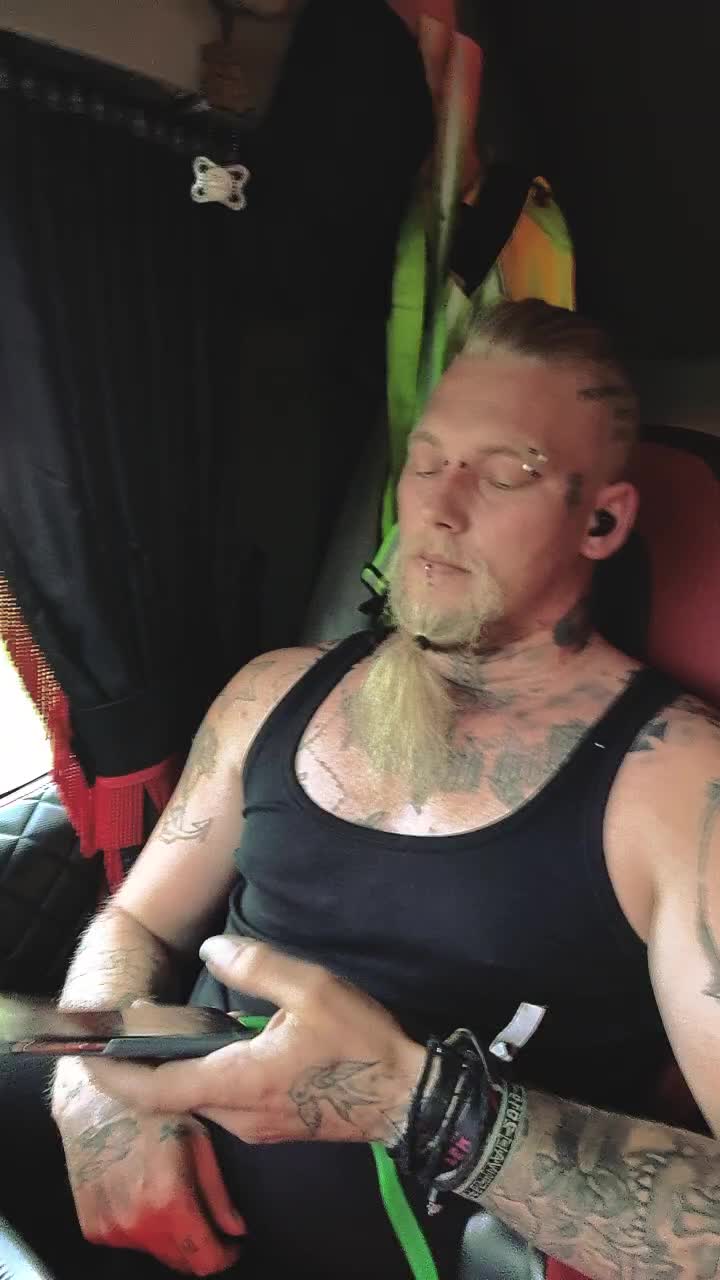 @Truckerbasti88
