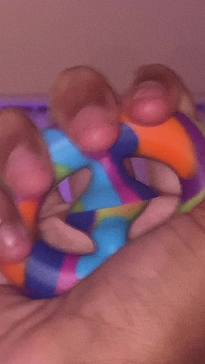 @UhM dId YoU bReAk My FIDGETS-