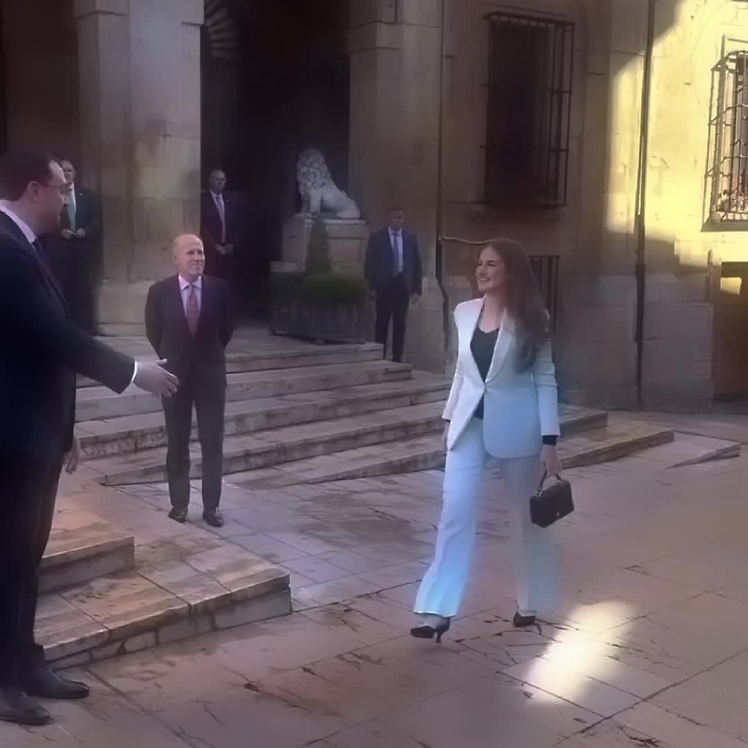 @ᴍ(ʟᴇᴏɴᴏʀ's ᴠᴇʀsɪᴏɴ)
