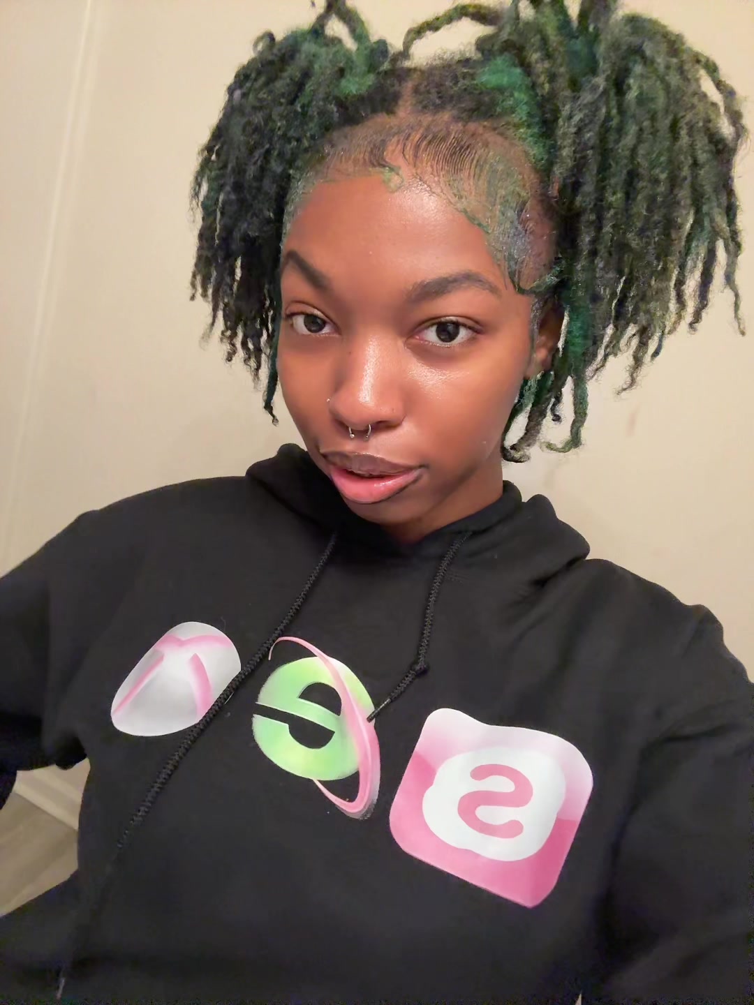 @️