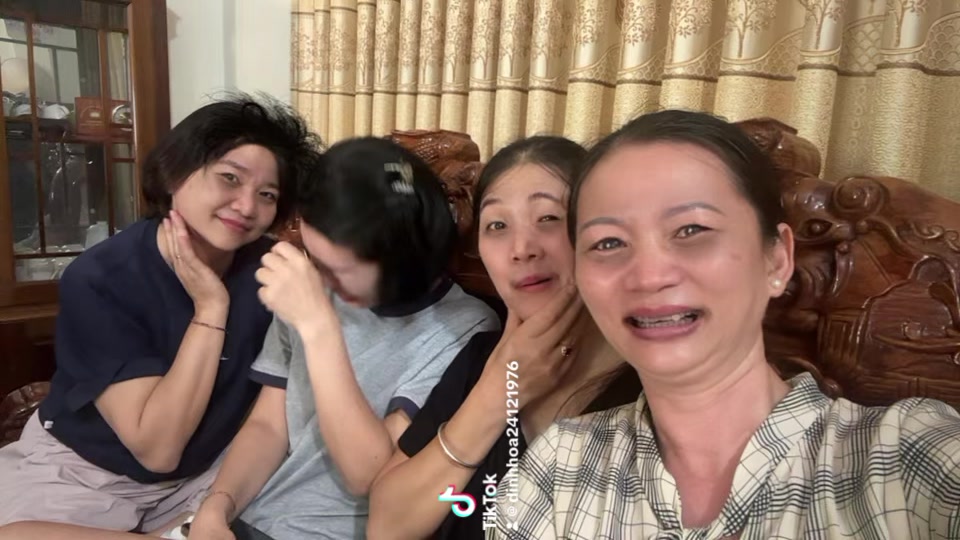 @Hoa sún ( nhí nhố)