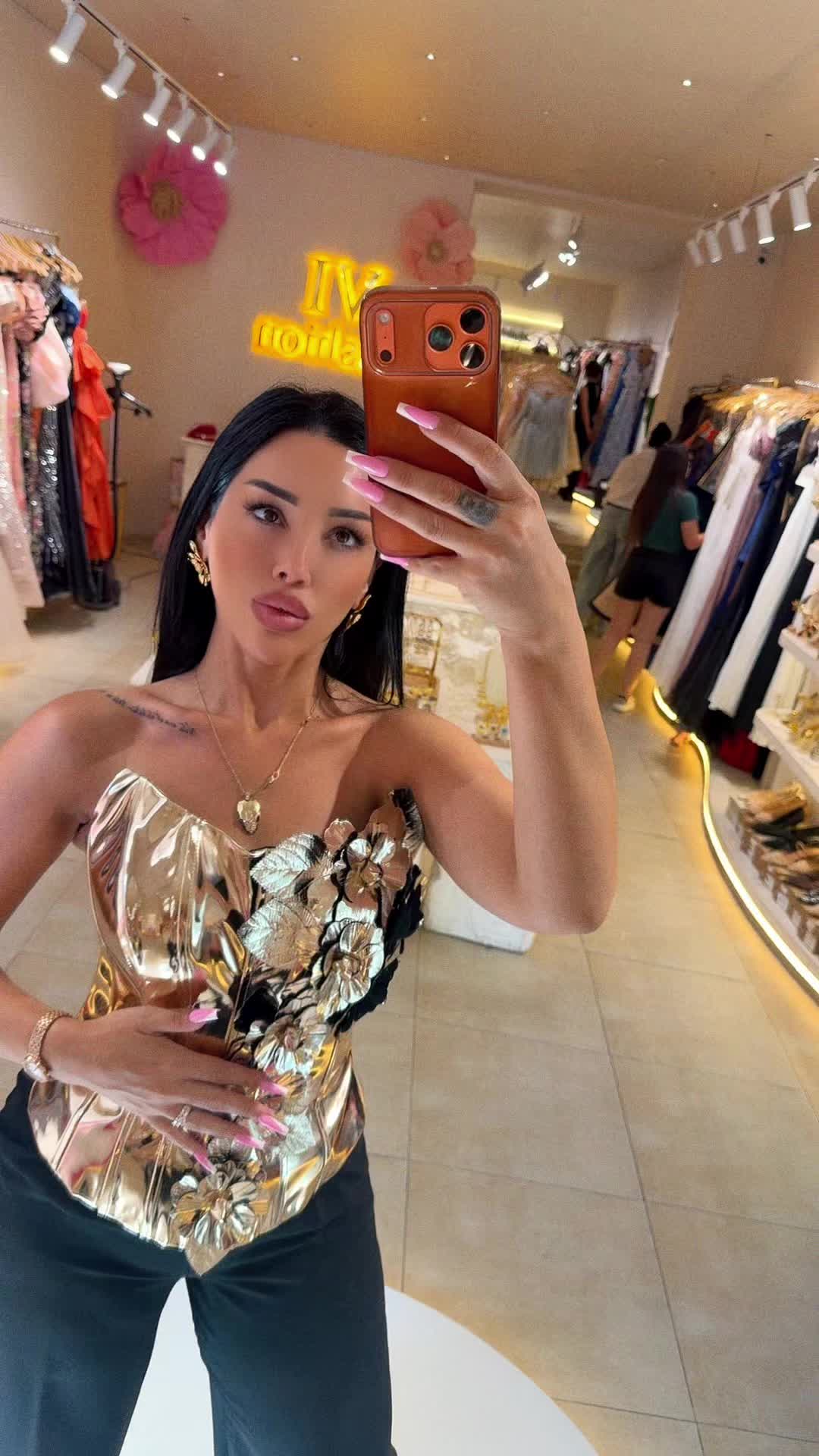 @Vi Fashion