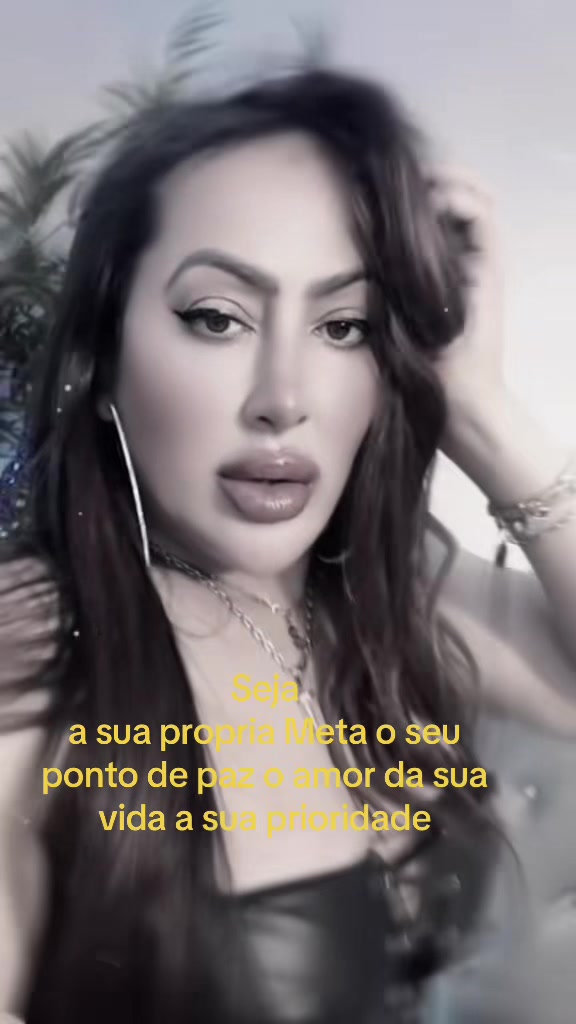 @Paola