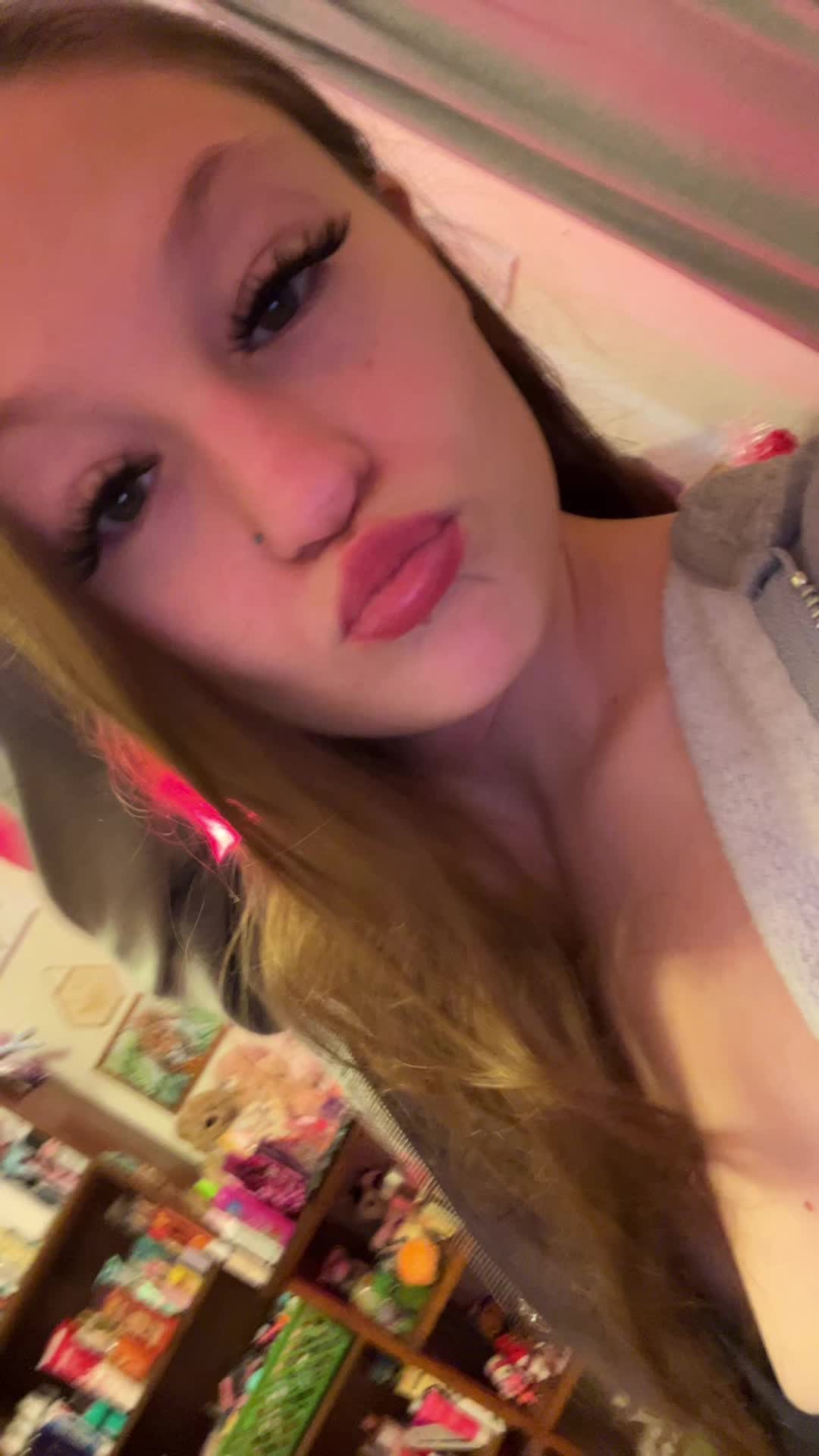 @Lizzy 🥱