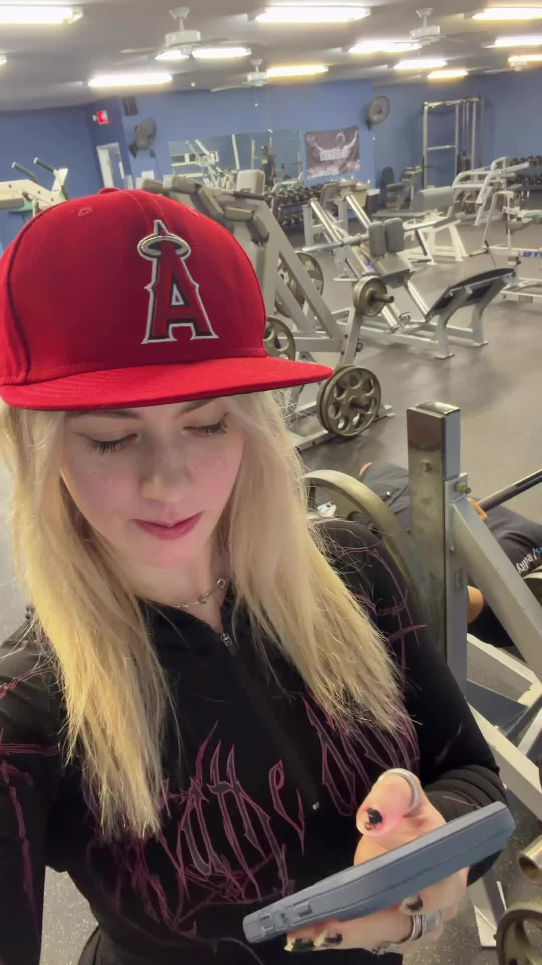 @gia layn(INSTA STRONGVAMPIREX)