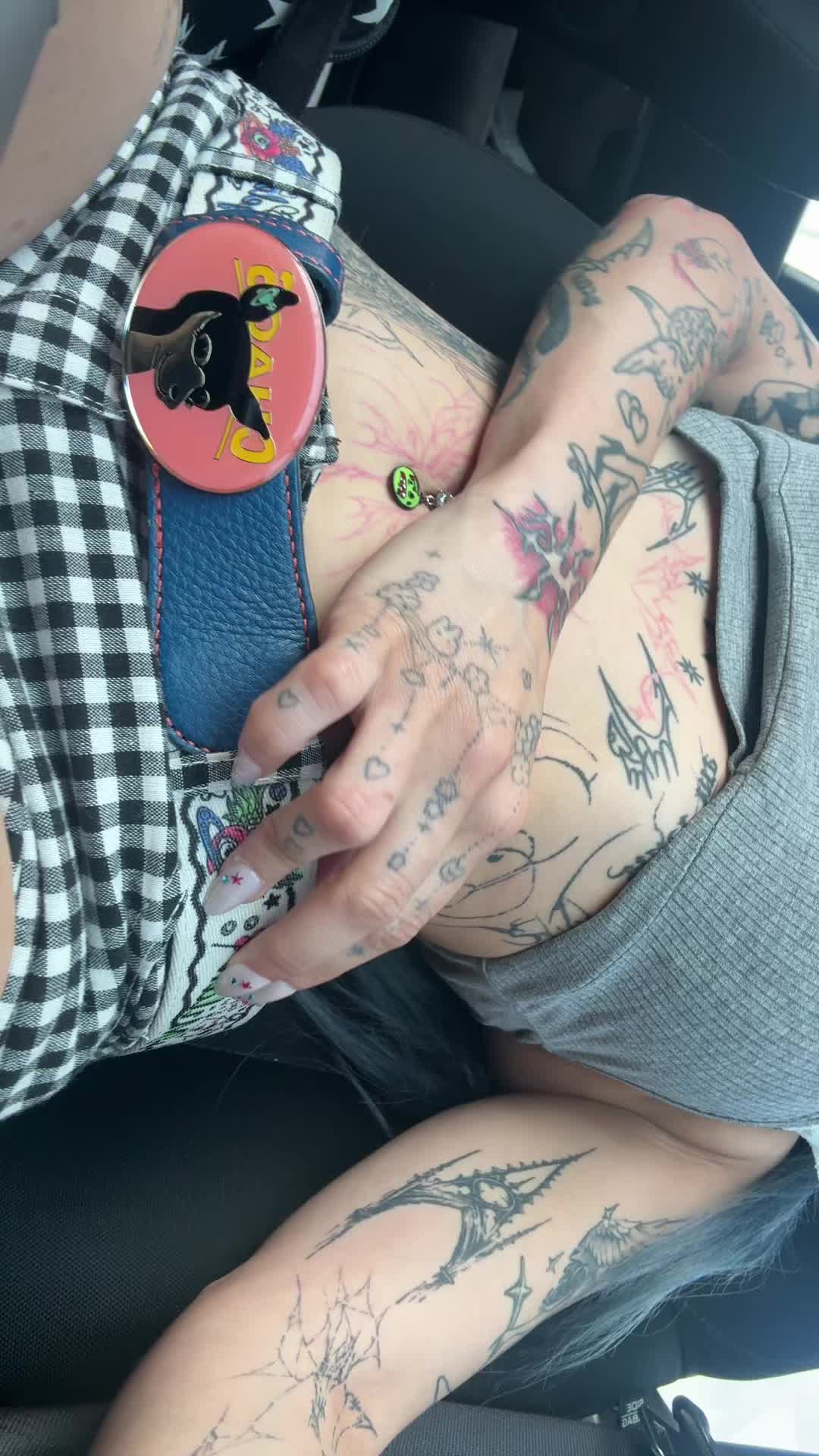 @zommmbri
