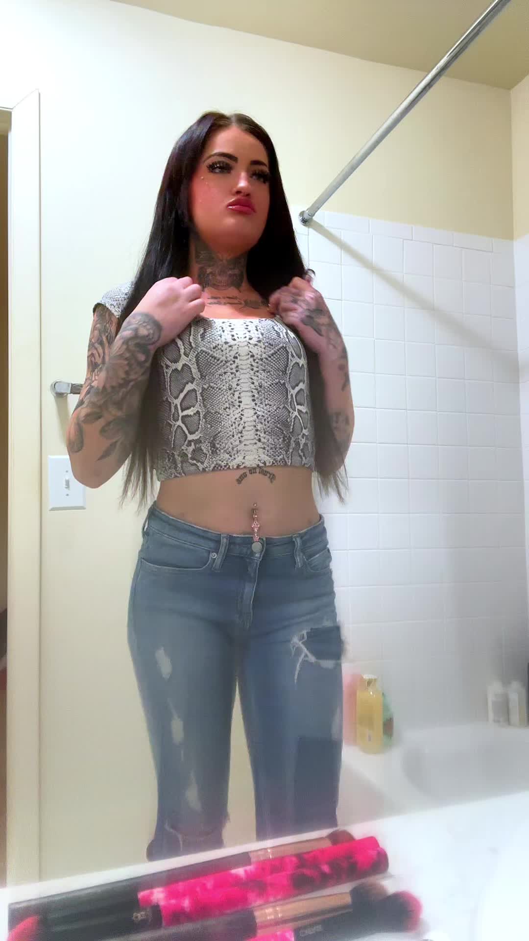 @Danielle🖤