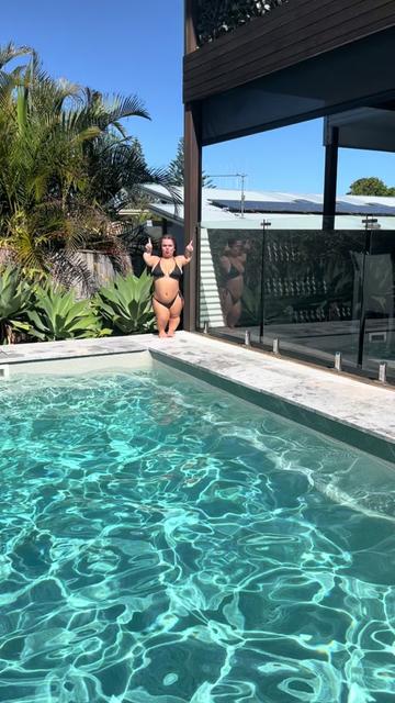 @heyitsnenee