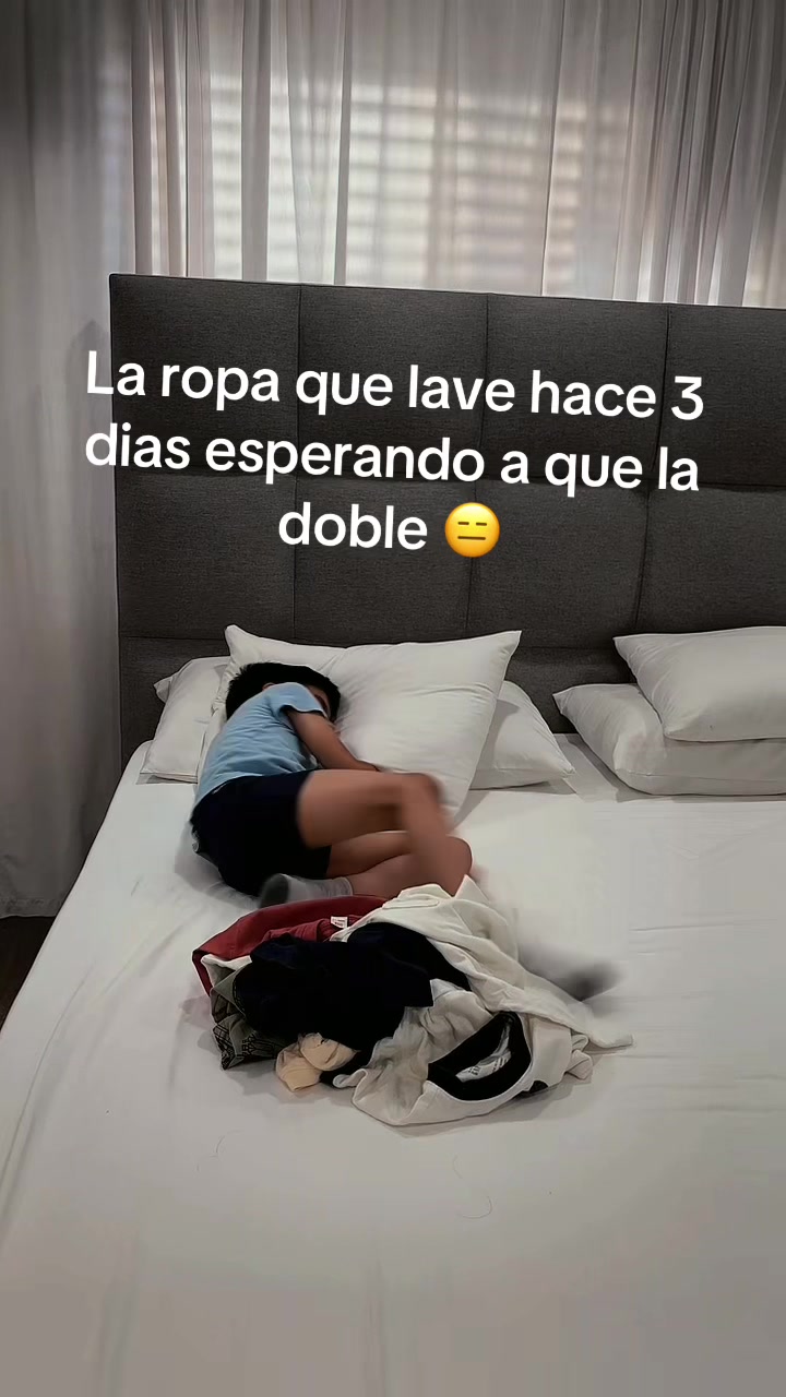 @Claudia 🖤