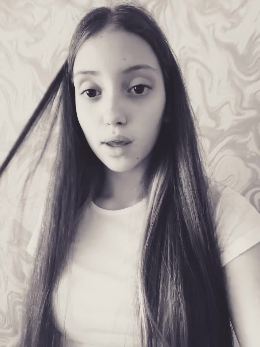 @чичаа😻