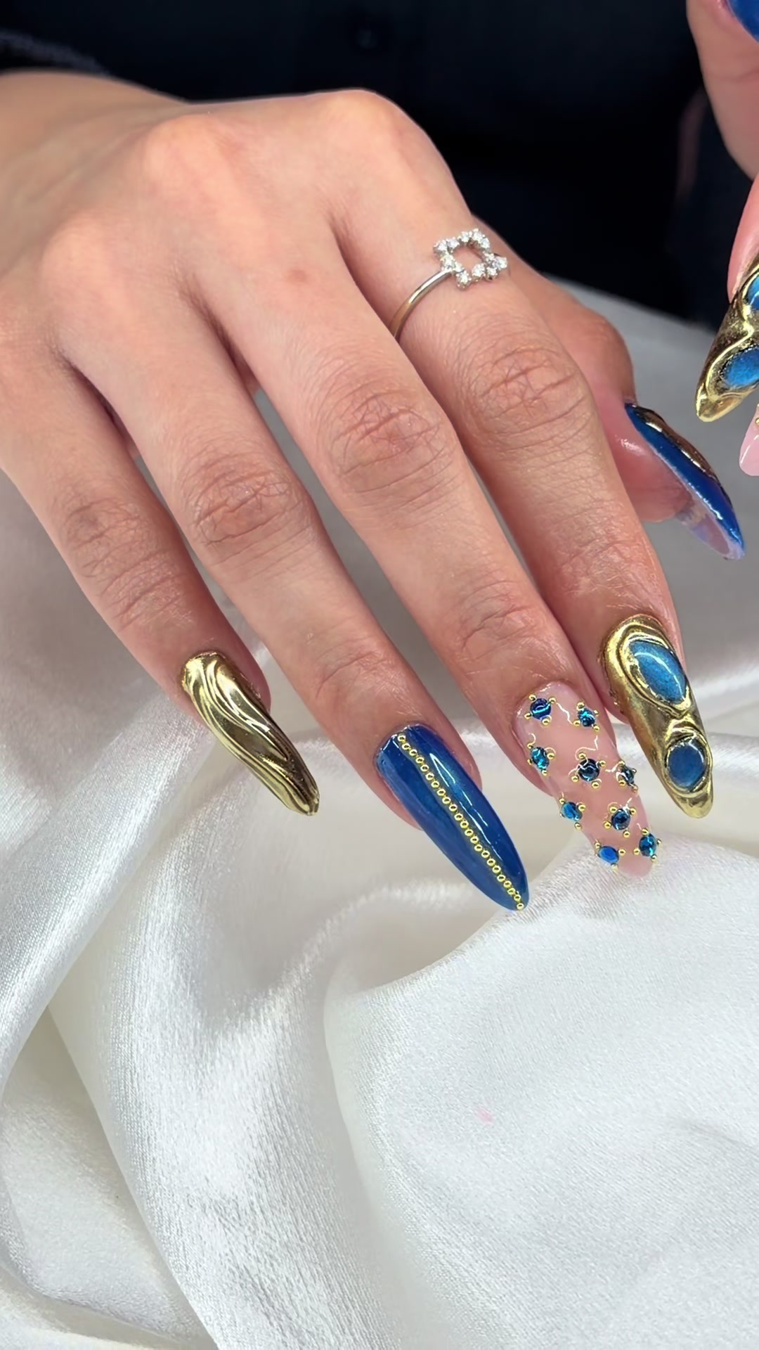 @Lupita Nail Artist