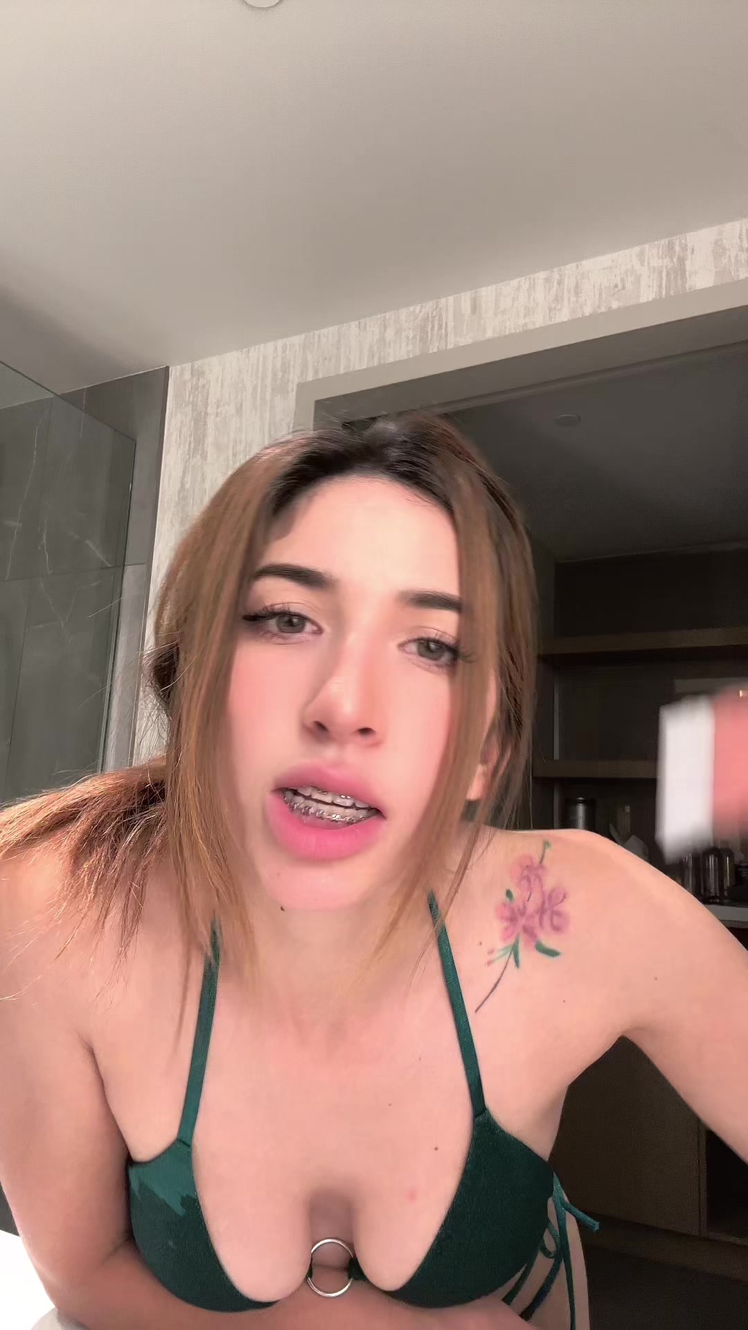 @NAOMI 🍒