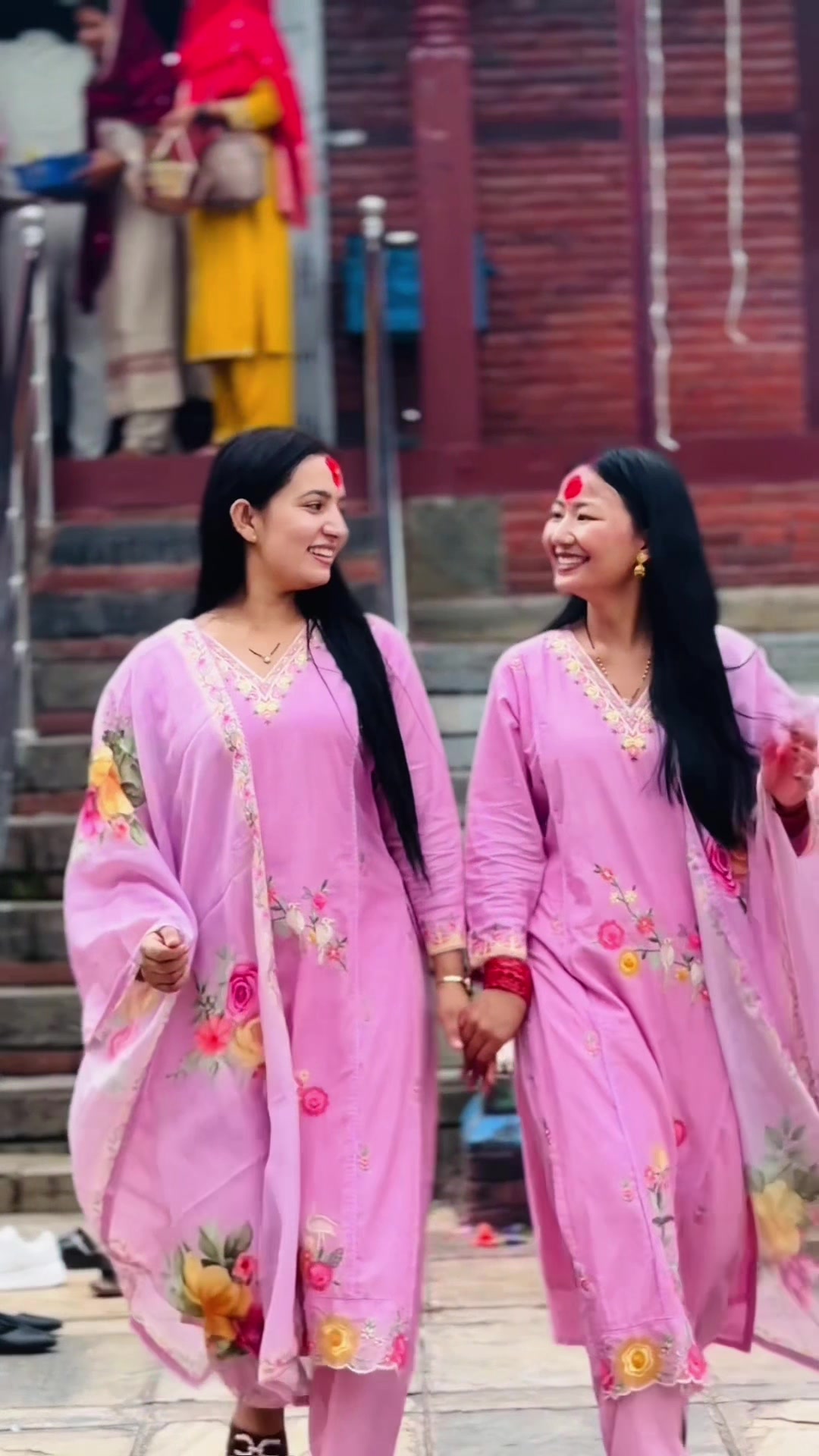 @RachuDinesh❤️ 