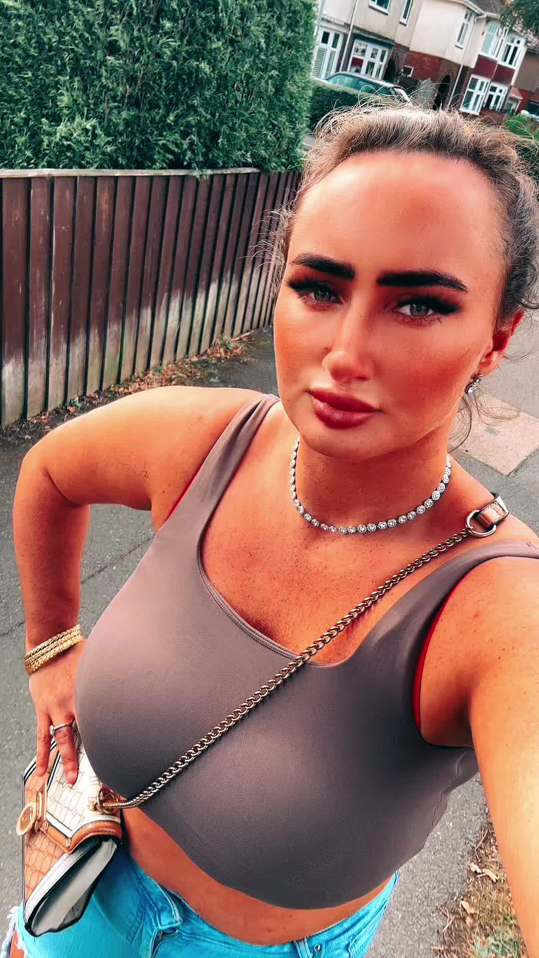 @Badgyal25