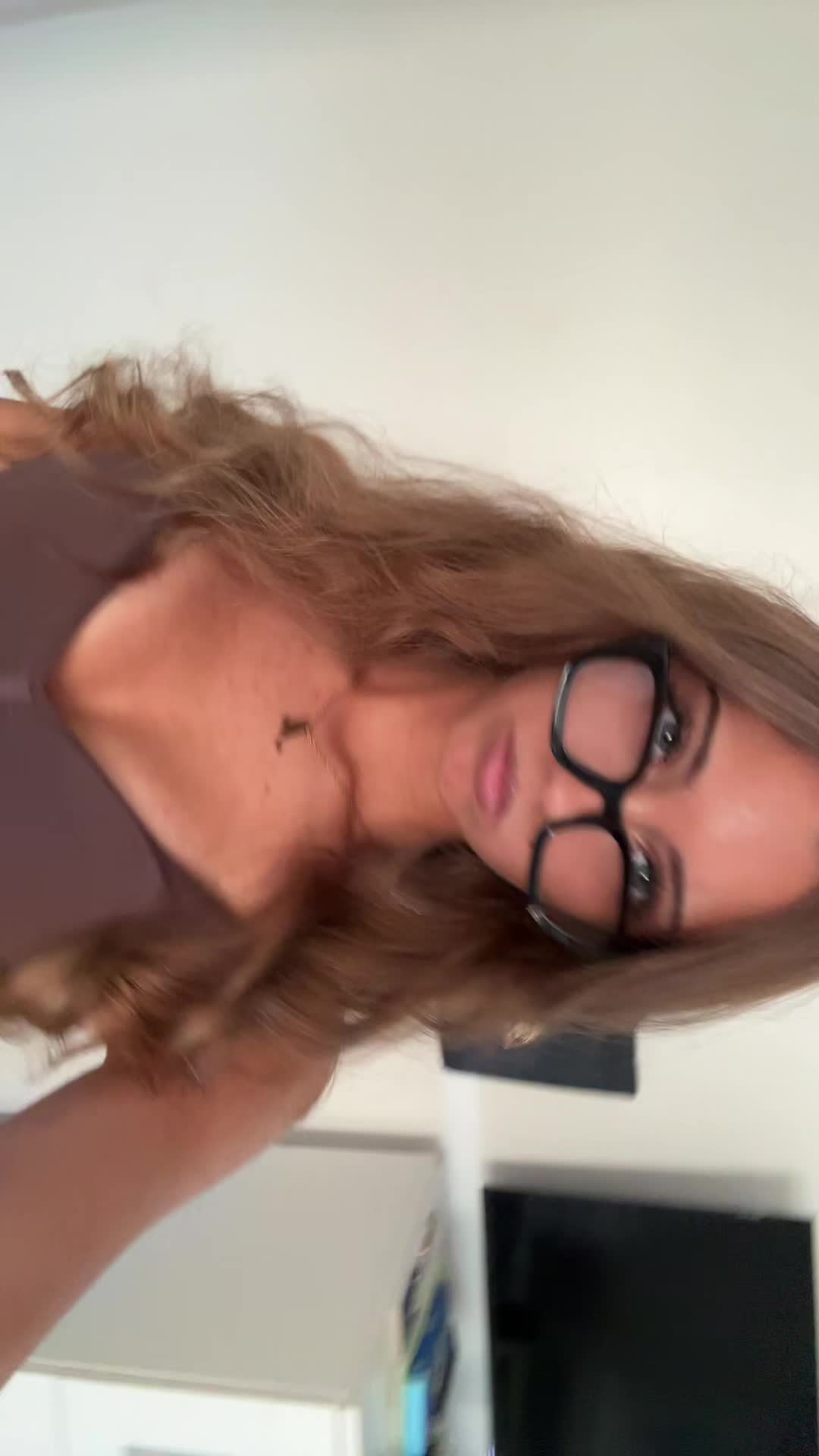 @antosikk_
