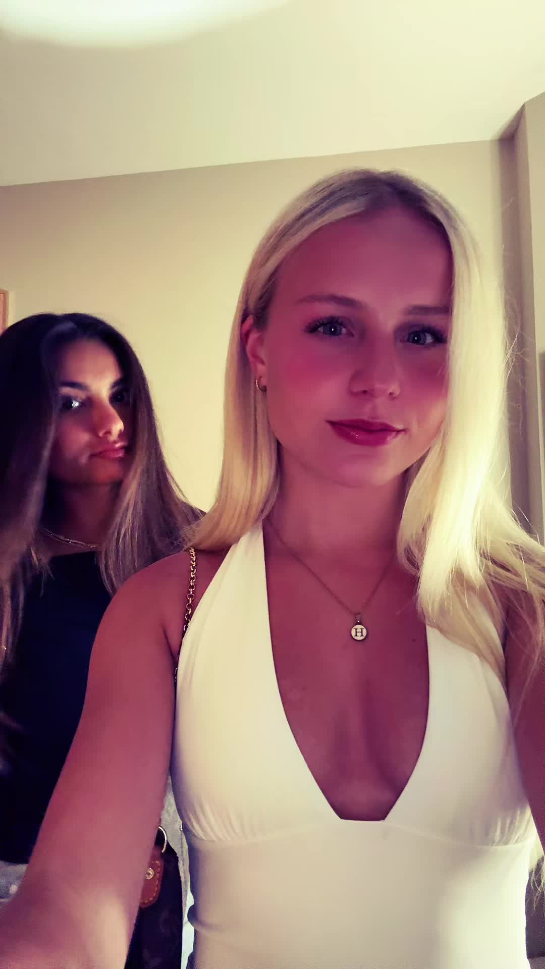 @hannahgirlsomemoneypls
