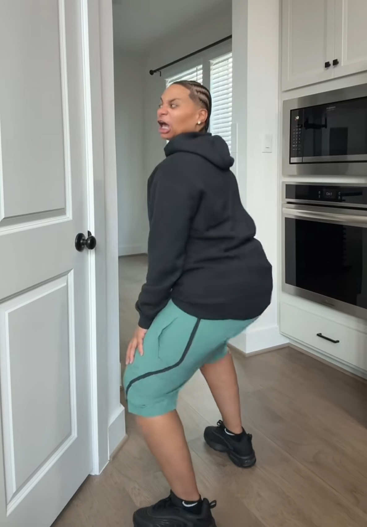 @AprilLitTV